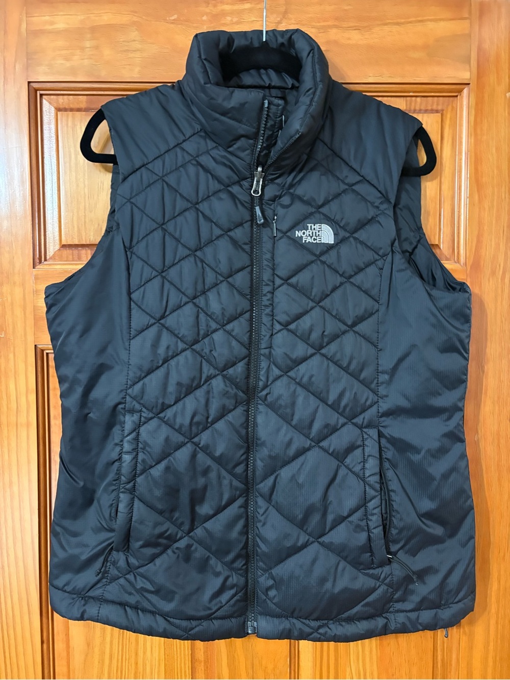 North Face Women’s Puffer Vest Quilted Black Zip, Size Large